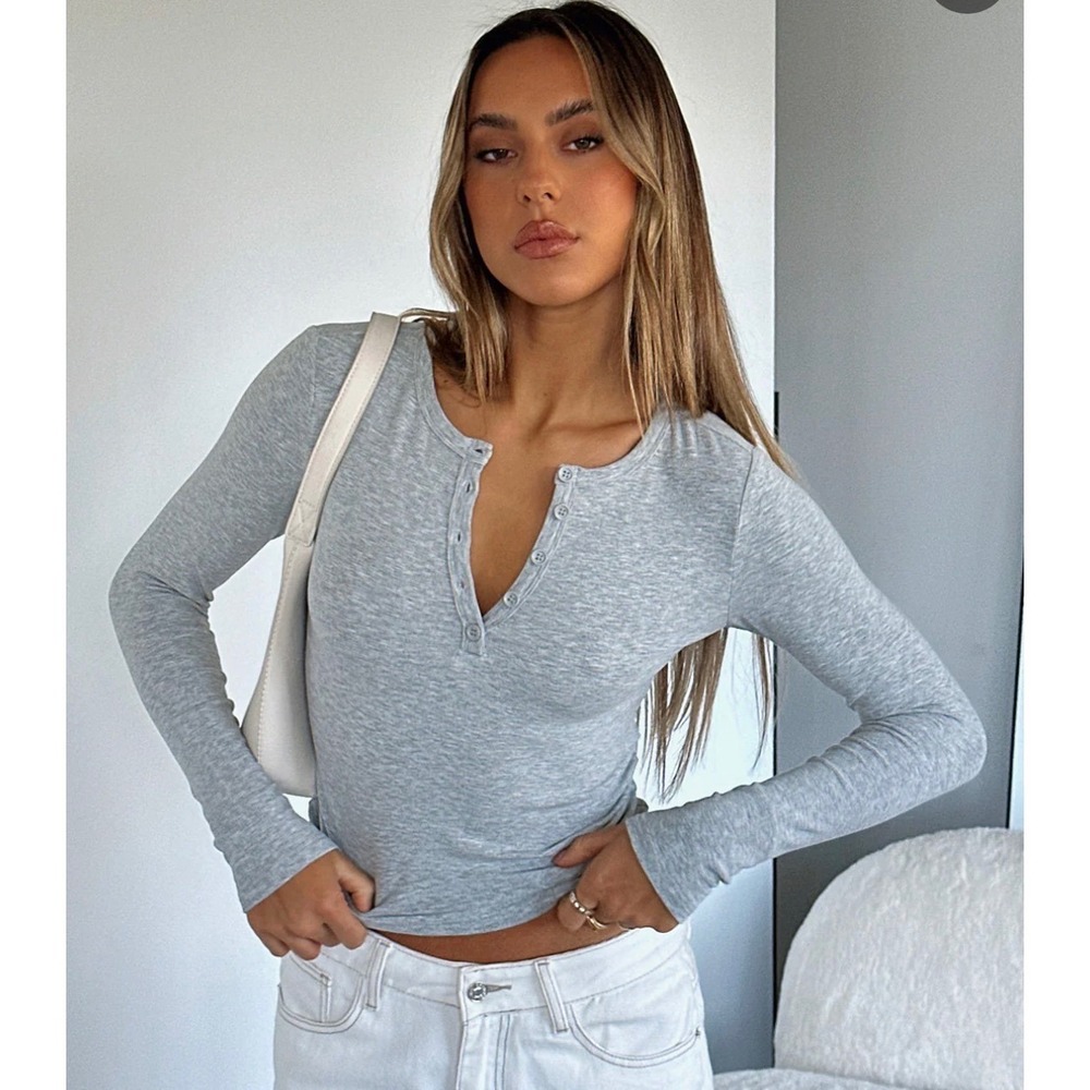 White Fox "Give Me The Details" Long Sleeve Top – Grey – Size Small – NWT